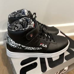 ‏Fila High-Top Sneakers – Size 8 (Like New)