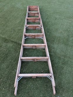 Ladder wooden 8' vintage