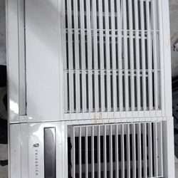Wall Ac Unit. Working 