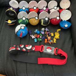 $20 Pokémon Clip”N” Go Belt Set, Figure & Level Ball accessories 