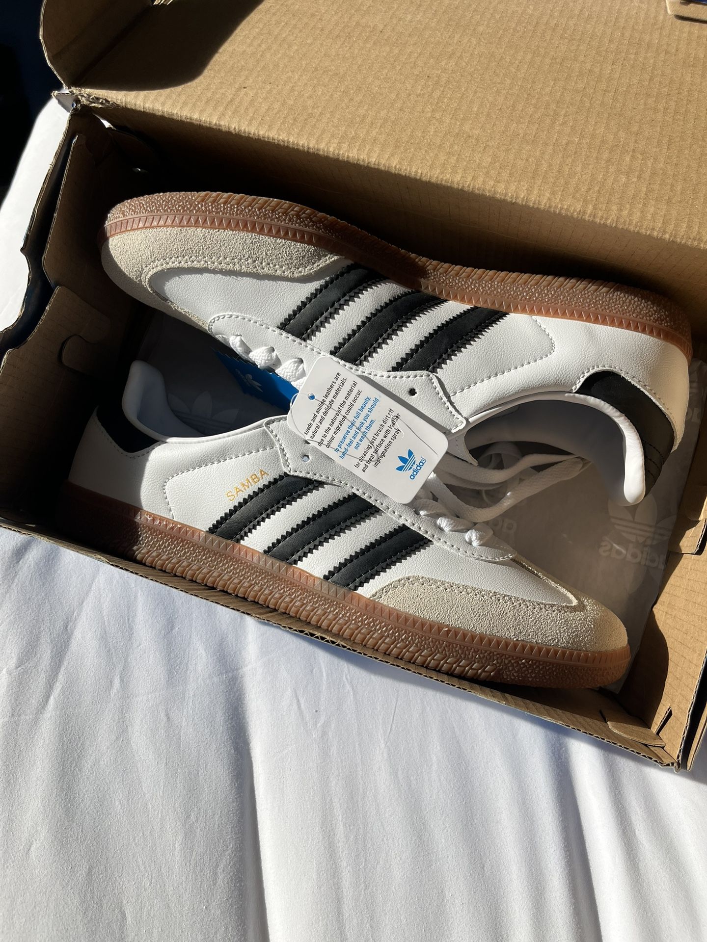 Women’s Size 10 Adidas Samba