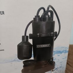 SUBMERSIBLE EVERBILT SUMP PUMP .