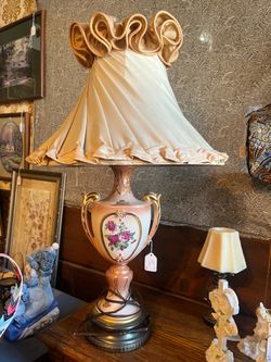 Beautiful vintage French trophy table lamp
