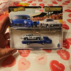 HOTWHEELS Premium Team Transport 