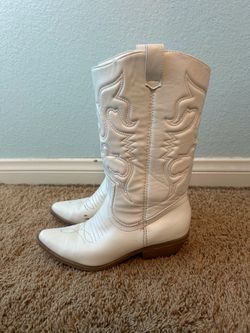 White Cowgirl/Cowboy Boots