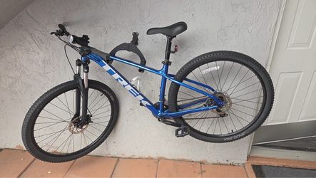 Trek Marlin 4 Gen 2 29” – Blue