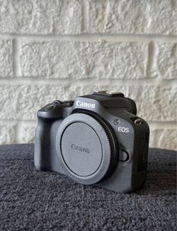 Canon EOS R100 Mirrorless Camera