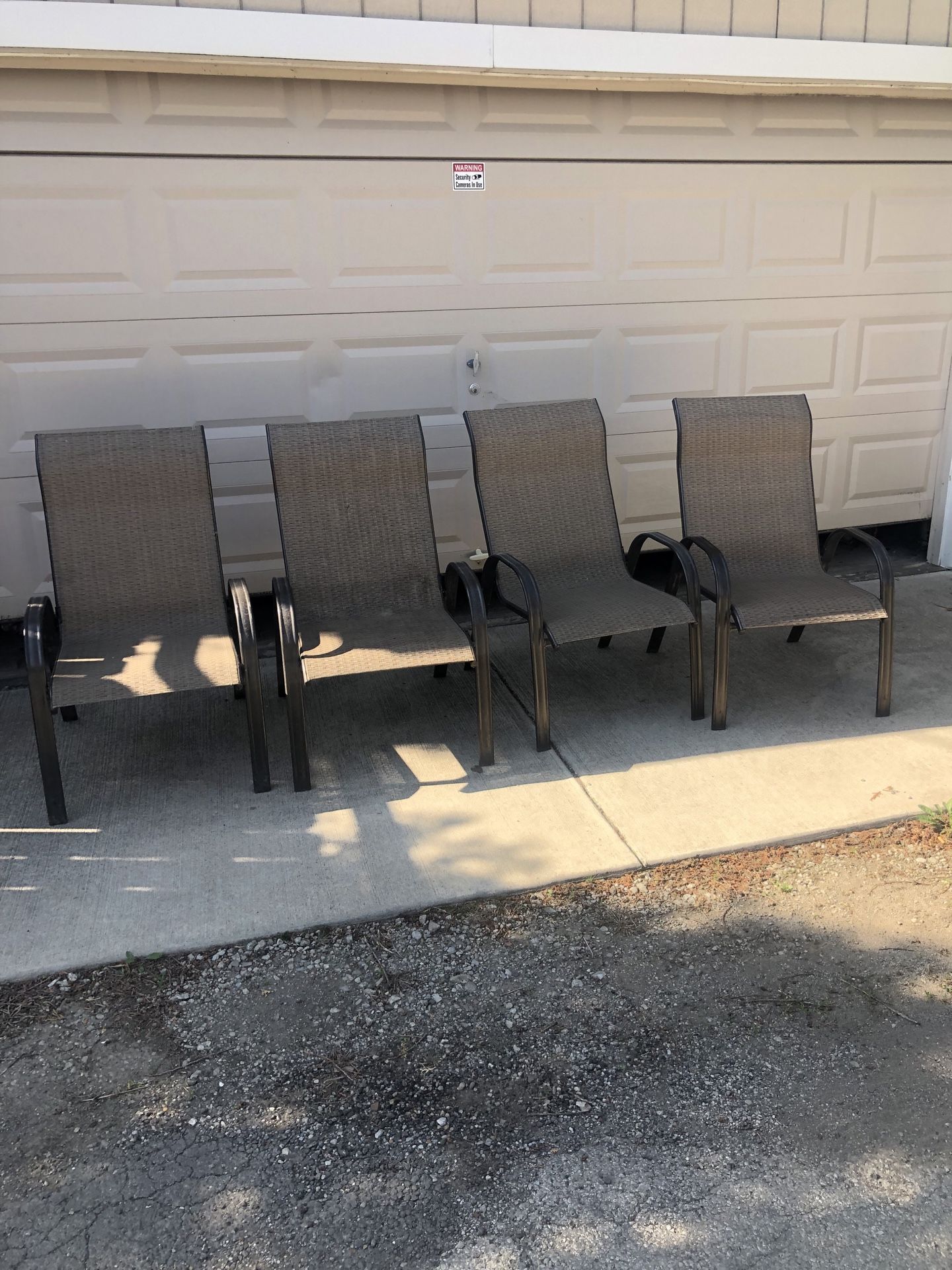 4 sets outdoor chair Need Gone Asap