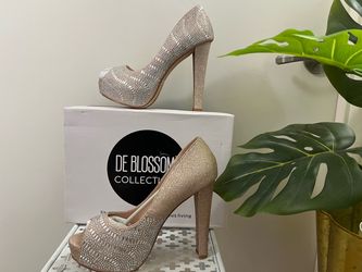 👑 ✨ LIKE NEW De Blossom Crystal Rhinestone Platform Heels (Size 7.5) ✨ 👑