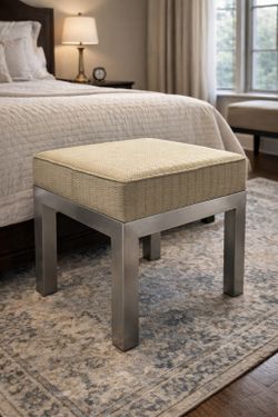 MULTIPURPOSE PADDED STOOLS – CLEAN & VERSATILE ✨ 🚚 DELIVERY AVAILABLE