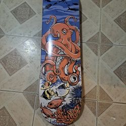 TOWNE AND COUNTRY SKATEBOARDS THE GIANT OCTOPUS LOGO SKATEBOARD DECK SIZE 8.25