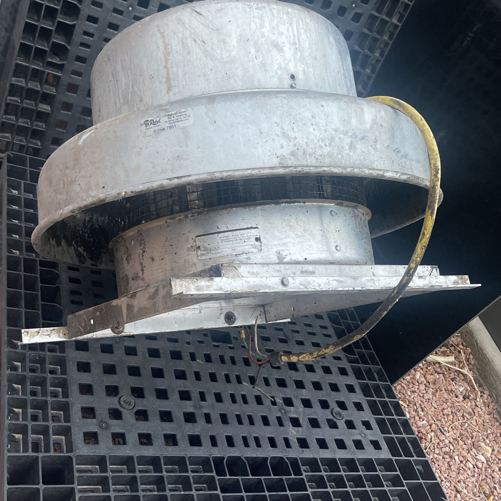 Commercial Power Ventilator 565L