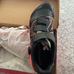 New Balance size 10 running shoes