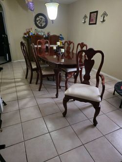 Classic 7-Piece Cherry Dining Room Set with 6 Chairs