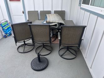 Outdoor Table/chairs