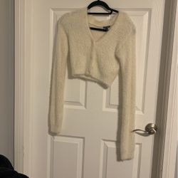 Fuzzy Cropped White Sweater Size S