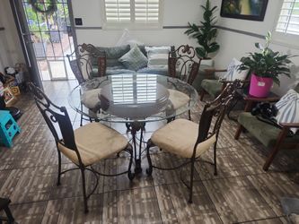 Dining Set For 275. Set De Comedor Por 275