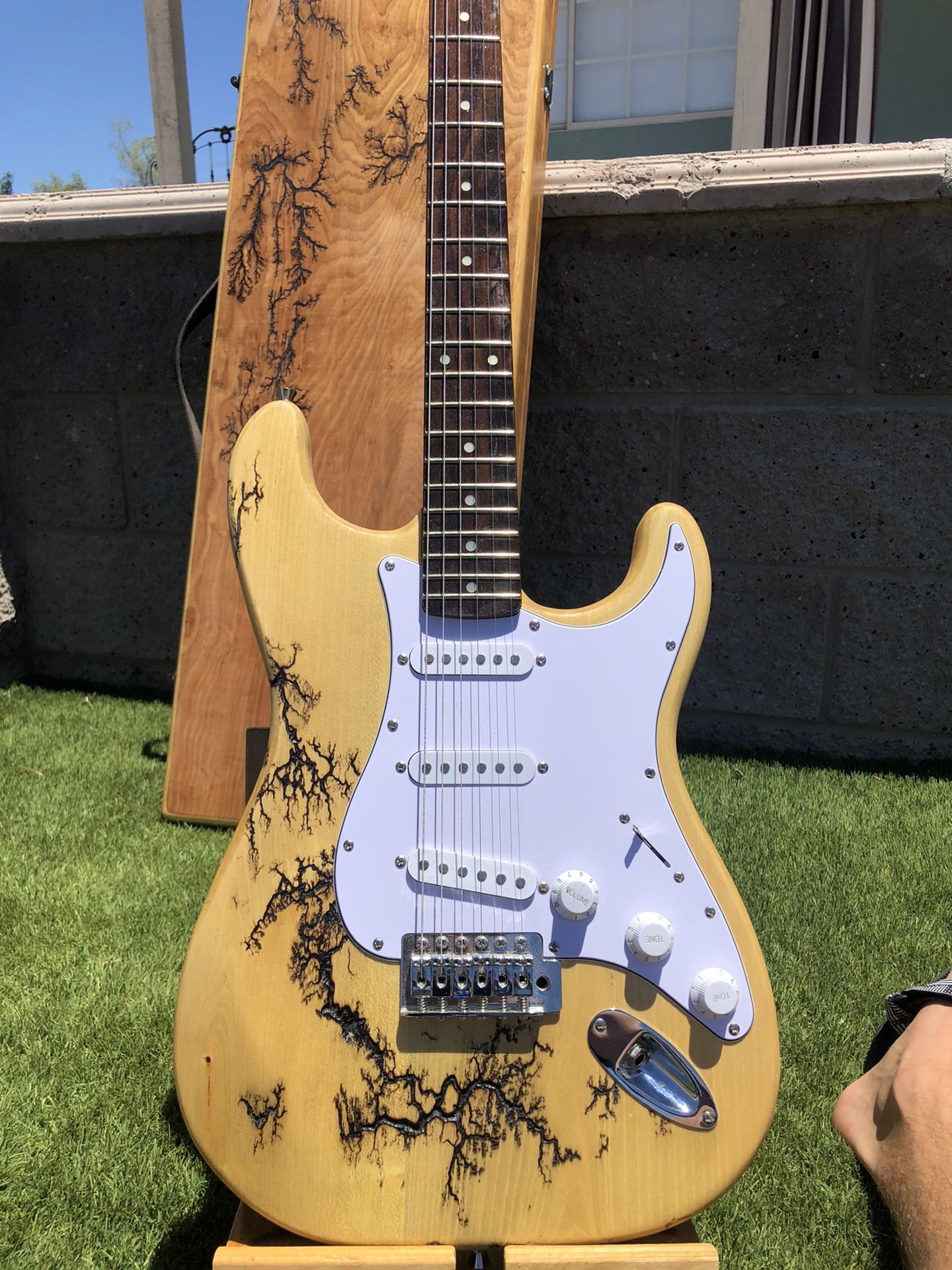 Custom Strat Electric Guitar with custom case!!