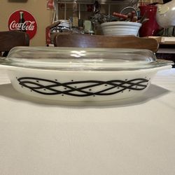 Vintage  Pyrex Oval Divided Dish Barbed Wire 