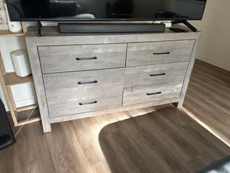 6-Drawer Dresser in Gray Wood Finish
