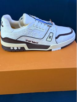 LV TRAINERS SIZE 10