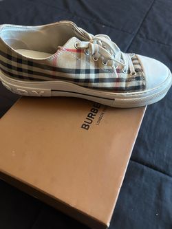 Burberry men’s Low-Top Sneakers