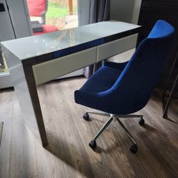 Modern Desk With Chair