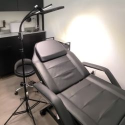 TATTOO - MASSAGE - PMU Bed / Chair 