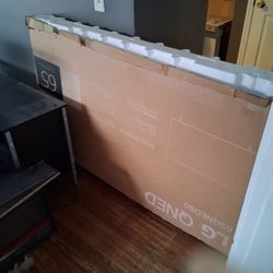 Brand New 65 Inch New Style Smart TV Can Use For  Entermet Thru The TV Ans It's Not 3k It's The New One That Juat Came Out Brand New In  The Box