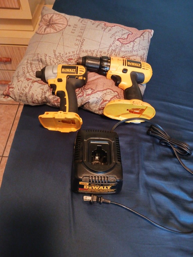 2 Drill Dewalt 18v  No Bateria