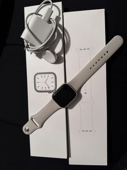 Apple Watch Series 7 41mm GPS & Cellular with Accessories 