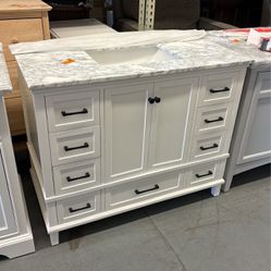 Home Decorators Collection Merryfield 43 in. Single Sink Freestanding White Bath Vanity with White Carrara Marble Top 