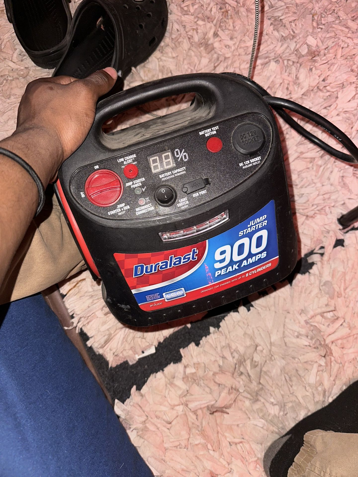 Duralast 900 Leak AMP jump starter