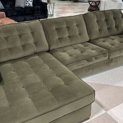 AP🎉 Caspian- Town 2 Piece Sectional Couch// Financing & Delivery 