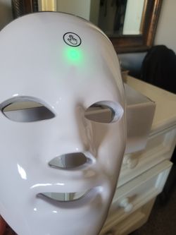 Portable 7-Color LED Face Mask, Skincare
Face Mask, For Salon & Home Use, Facial Skin
Rejuvenation Light, Mother's Day Grift