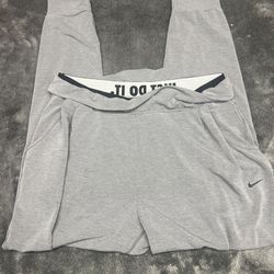Nike Men’s Sweatpants Size Large 