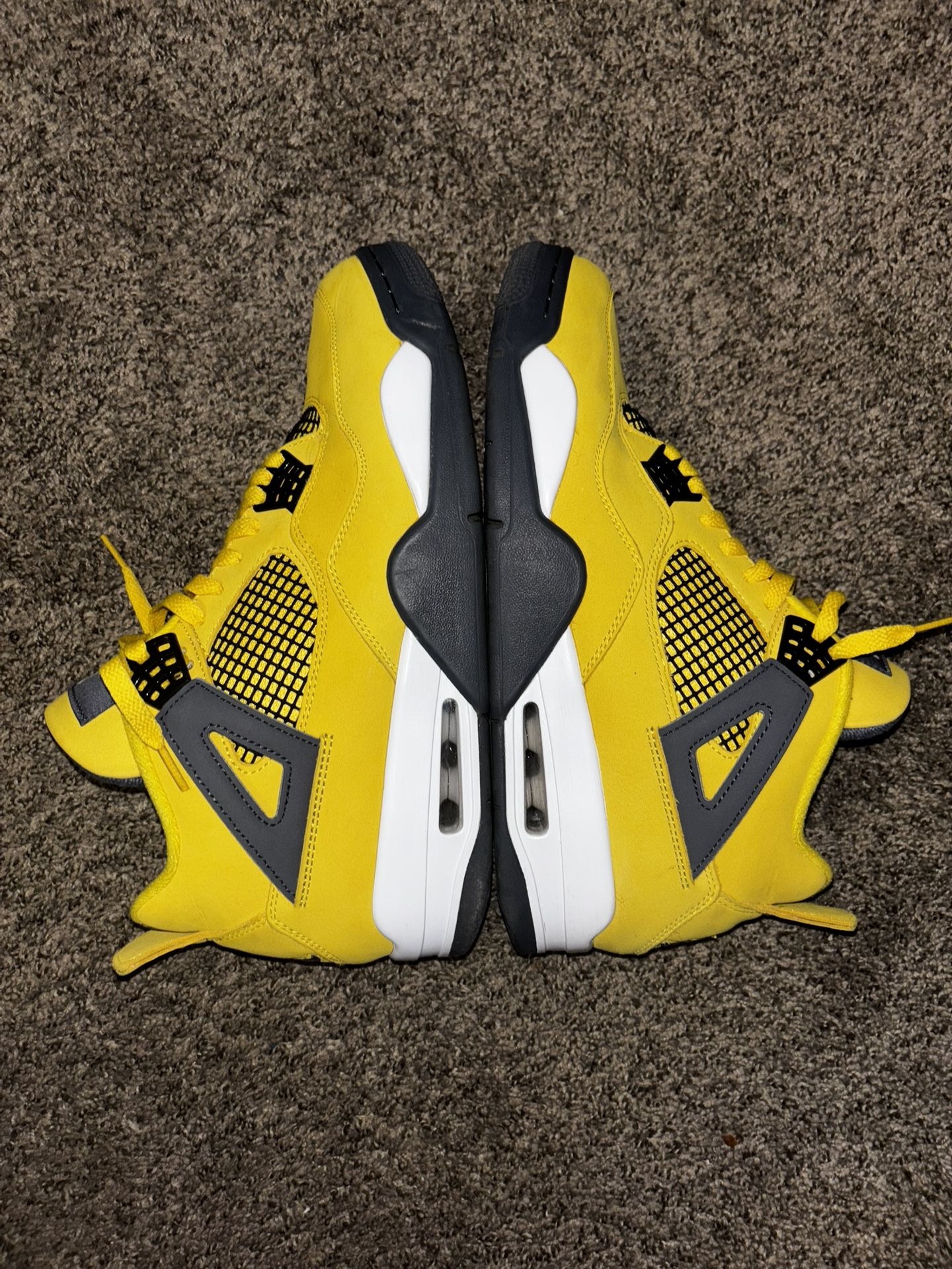 Jordan 4 Retro Lightning Size 11.5