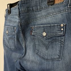Vintage Levi’s Women’s 526 Slender Boot 8/s