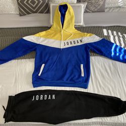 Jordan Hooded Sweatshirt & Sweatpants (Boys?)