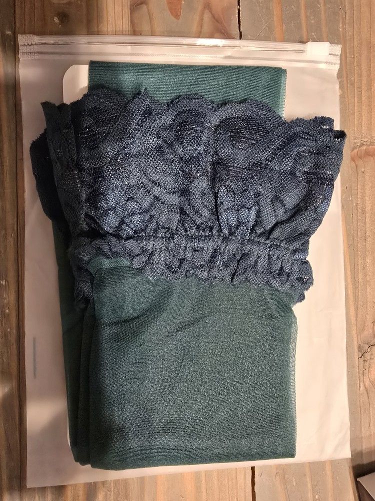 Lace Top Silicone Thigh High Stockings Sheer (Green, Wine Red, Skin)