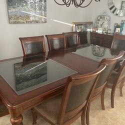 Maple dining Room Set With Hutch