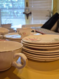 20 Piece Dinnerware Set