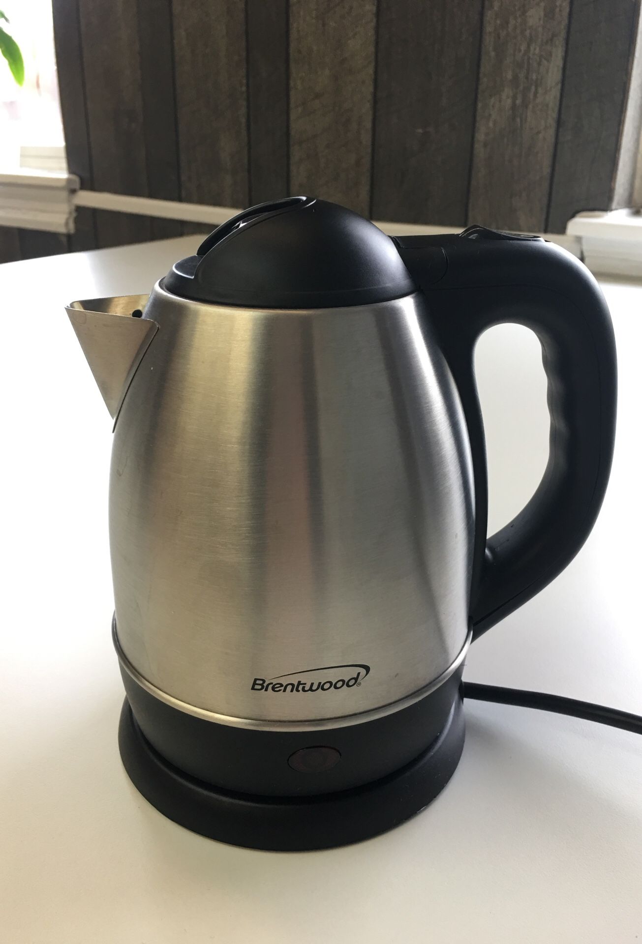 Electric kettle Brentwood