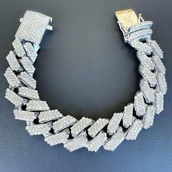 10k solid white gold 15CTW Natural Diamond Iced out Cuban bracelet 150 grams 7.5” 18.5mm