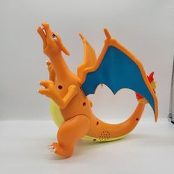 Pokemon Flame & Flight 2022 Deluxe Electronic Charizard Lights,Sounds & Motion