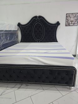 King sizes bed with Mattress
