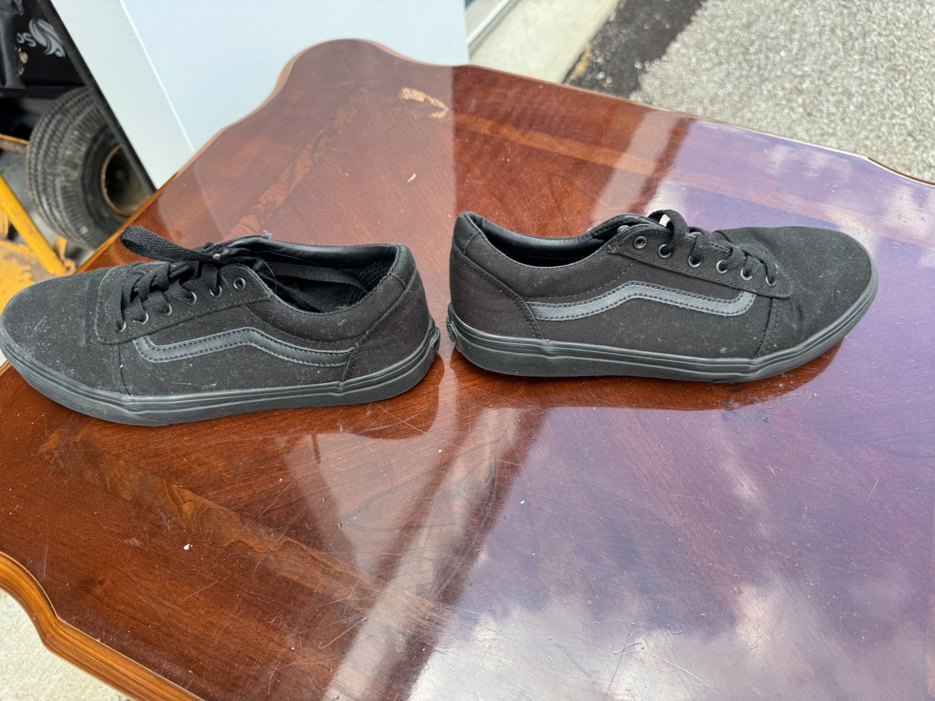 Vans Lace Up Skate Shoes Size 6 Youth Black Canvas Low Top Streetwear Athletic Sneakers