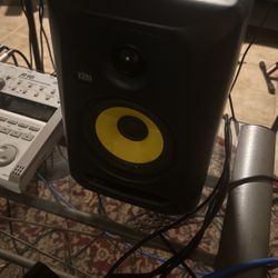 Studio Monitors (2)