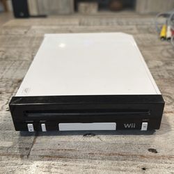 Nintendo wii with GameCube port with game