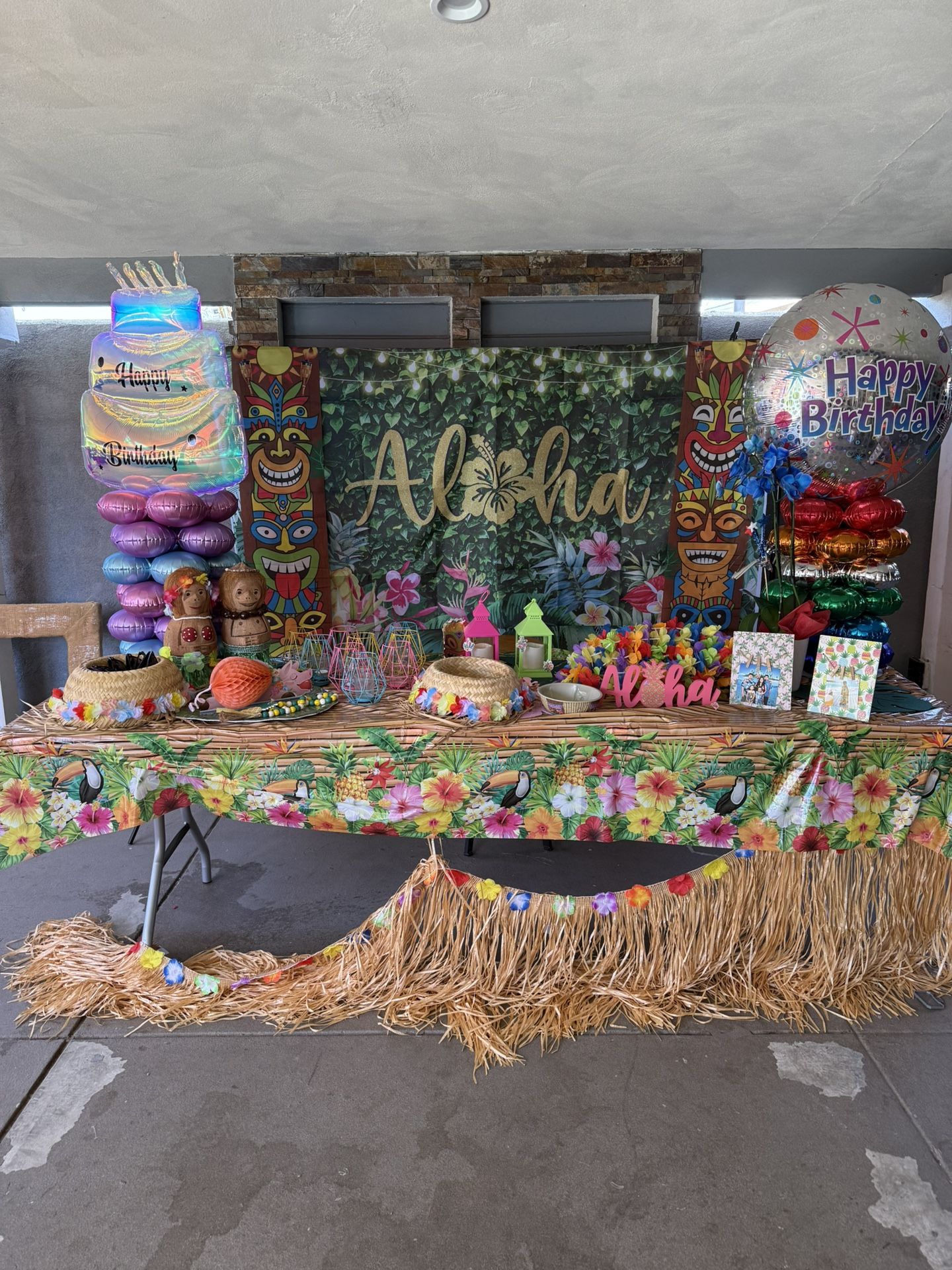 Luau decor